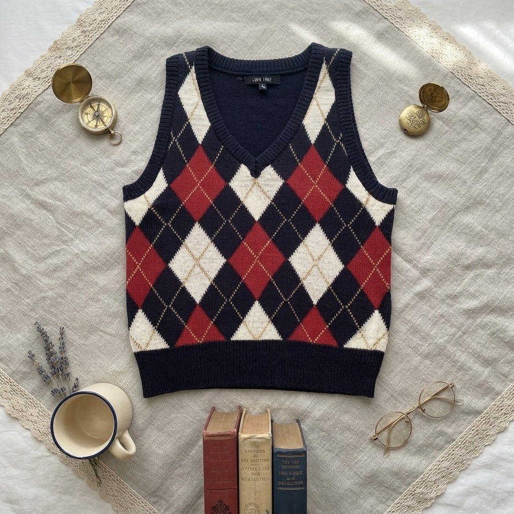 Love Tree Navy Blue Red Argyle V-Neck Knit Sweater Vest Women Small Preppy